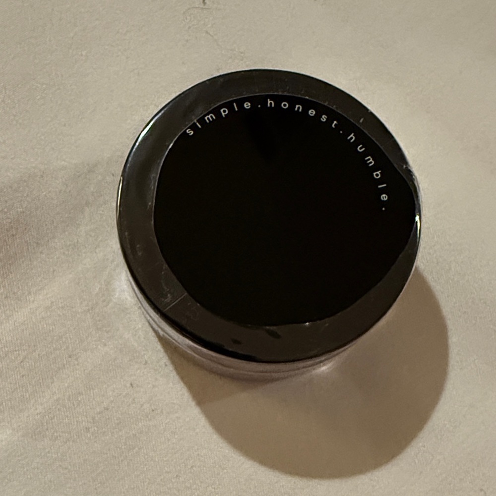Pomifera Conceal Medium Powder-to-Cream Concealer #33101 - Picture 2 of 4